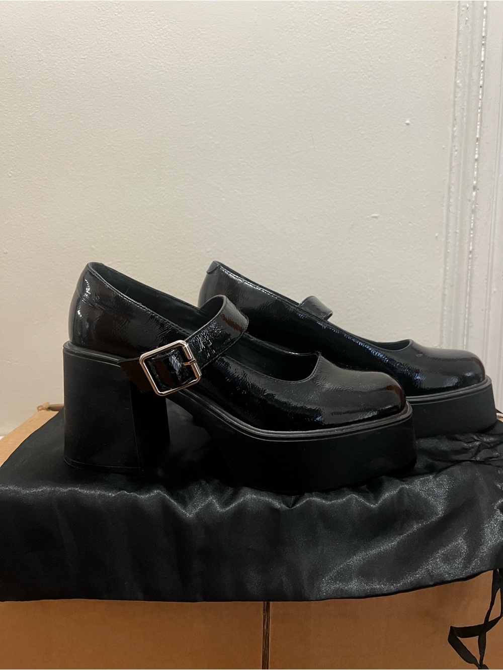 Steve Madden Black Patent Mary Jane Platform Heels